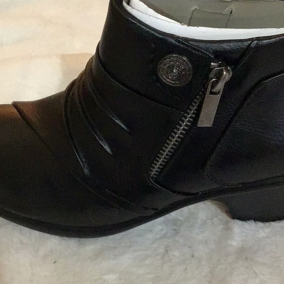 Croft And Barrow Sandtiger Ankle Boots - Picture 12 of 12